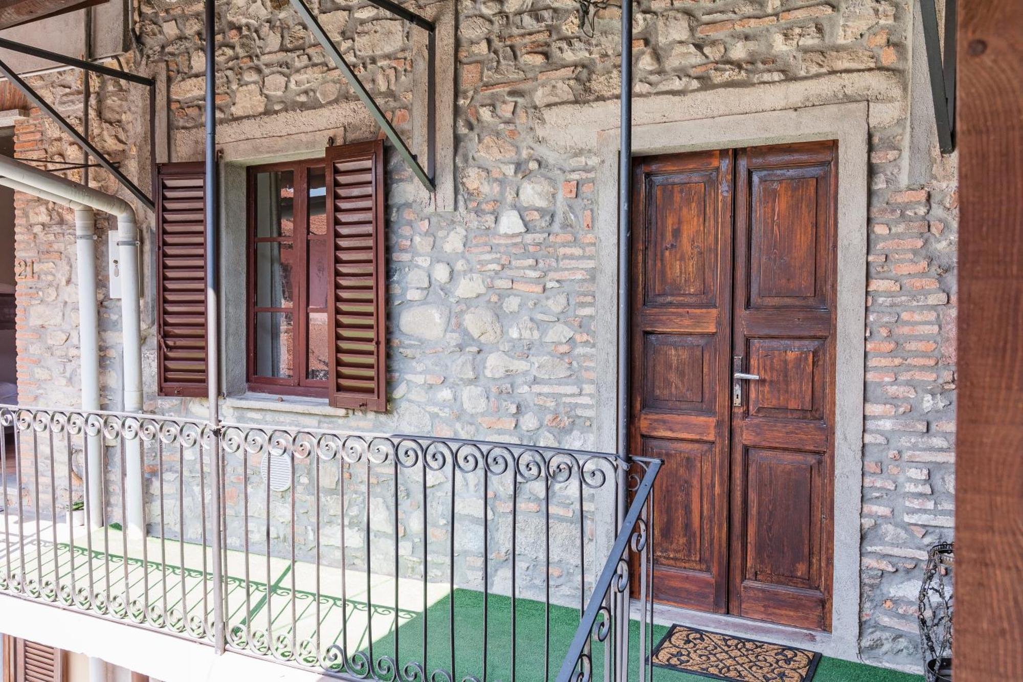 B&B La Corte And Home Restaurant - Free Parking - 10 Minutes To The Lake And Centre Como Exterior foto