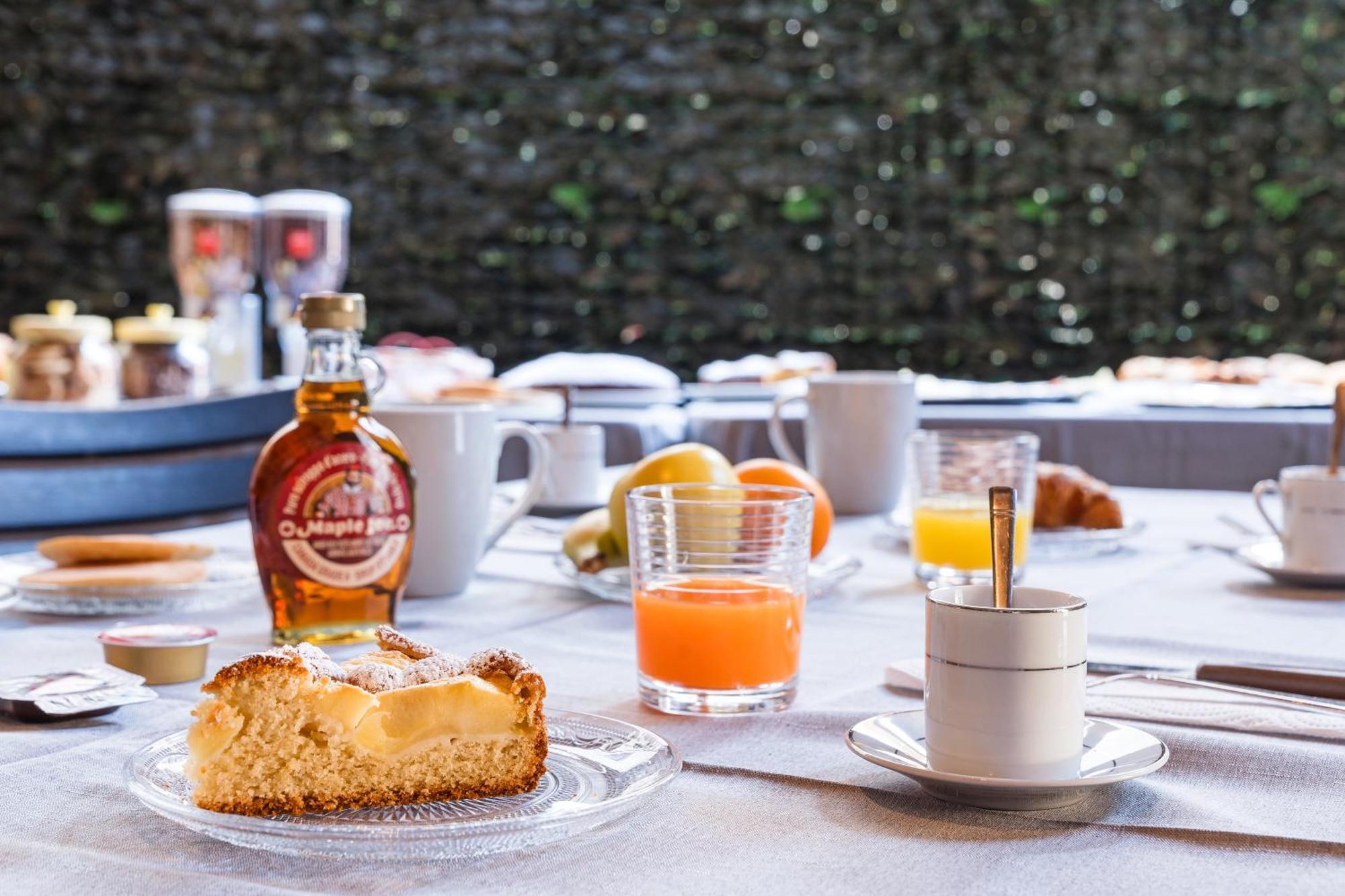 B&B La Corte And Home Restaurant - Free Parking - 10 Minutes To The Lake And Centre Como Exterior foto