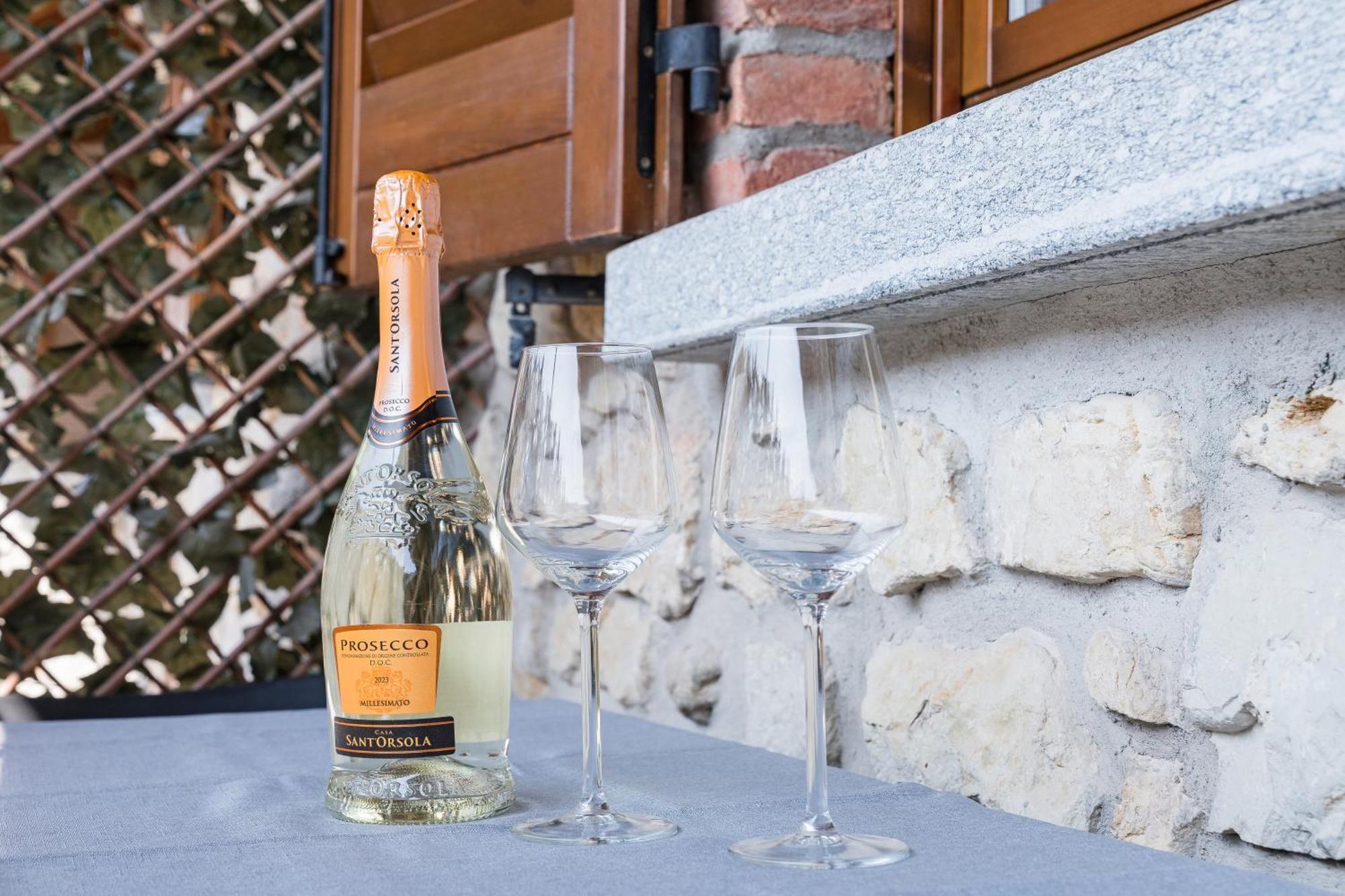 B&B La Corte And Home Restaurant - Free Parking - 10 Minutes To The Lake And Centre Como Exterior foto