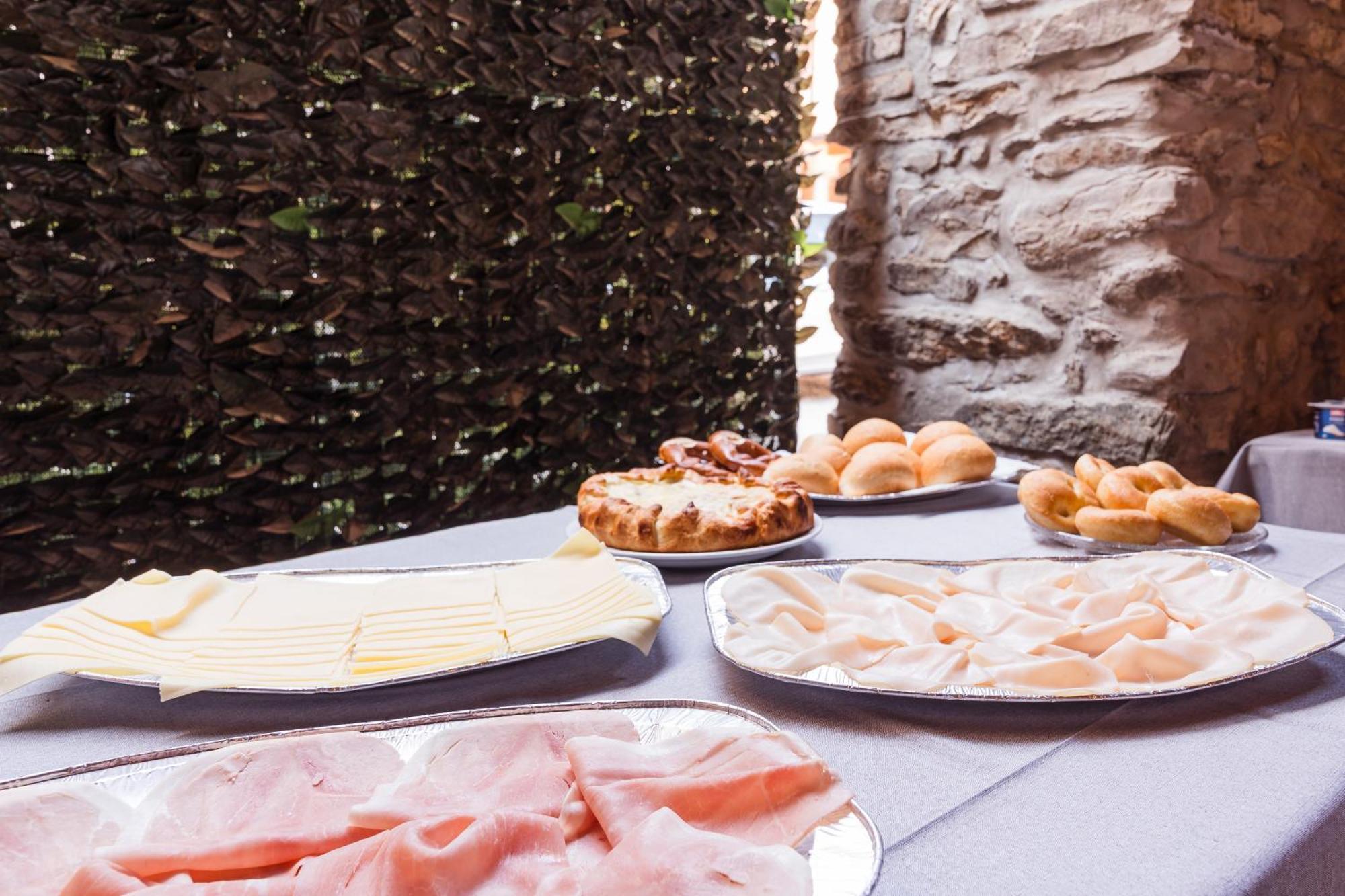 B&B La Corte And Home Restaurant - Free Parking - 10 Minutes To The Lake And Centre Como Exterior foto