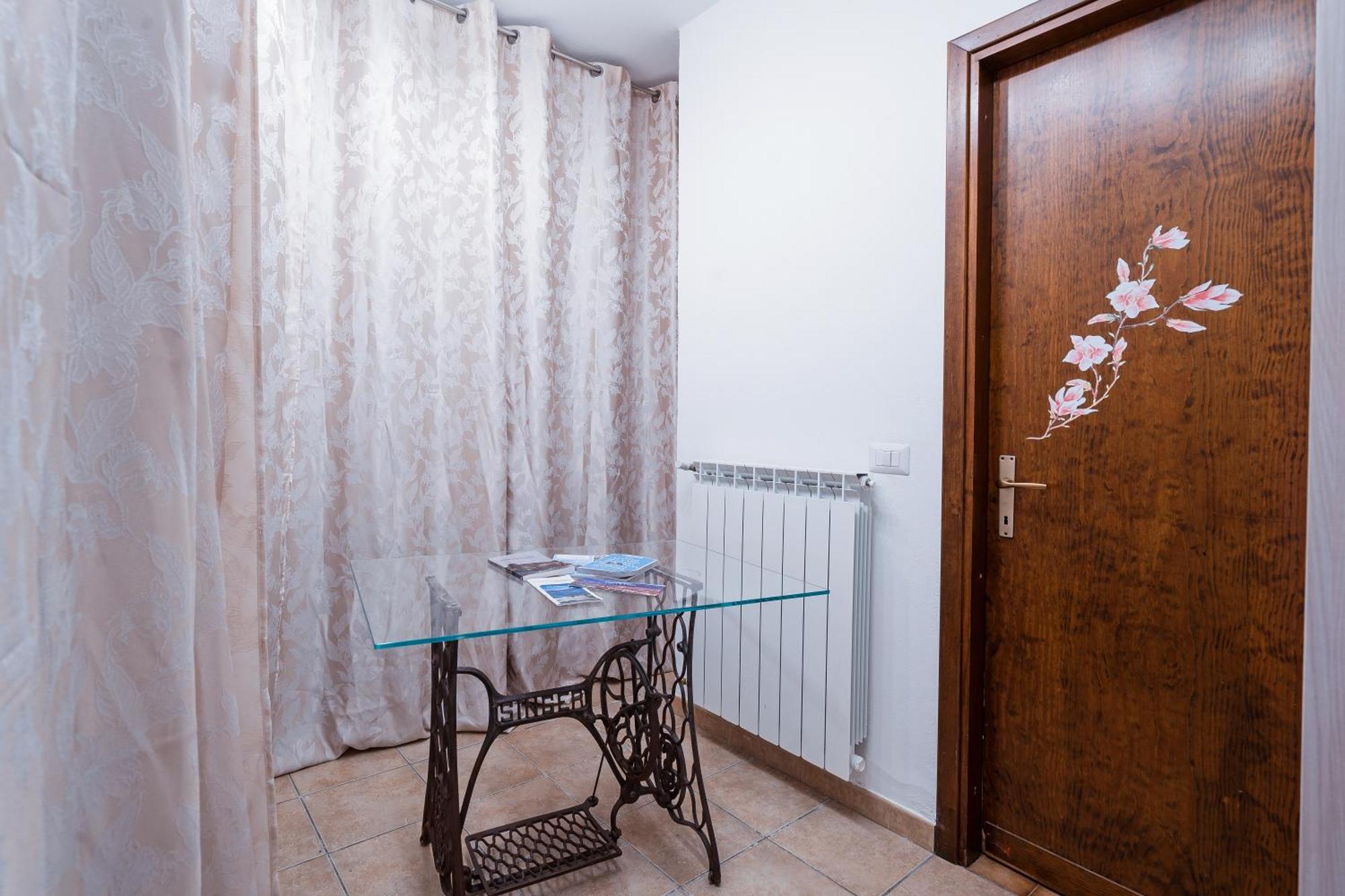 B&B La Corte And Home Restaurant - Free Parking - 10 Minutes To The Lake And Centre Como Exterior foto