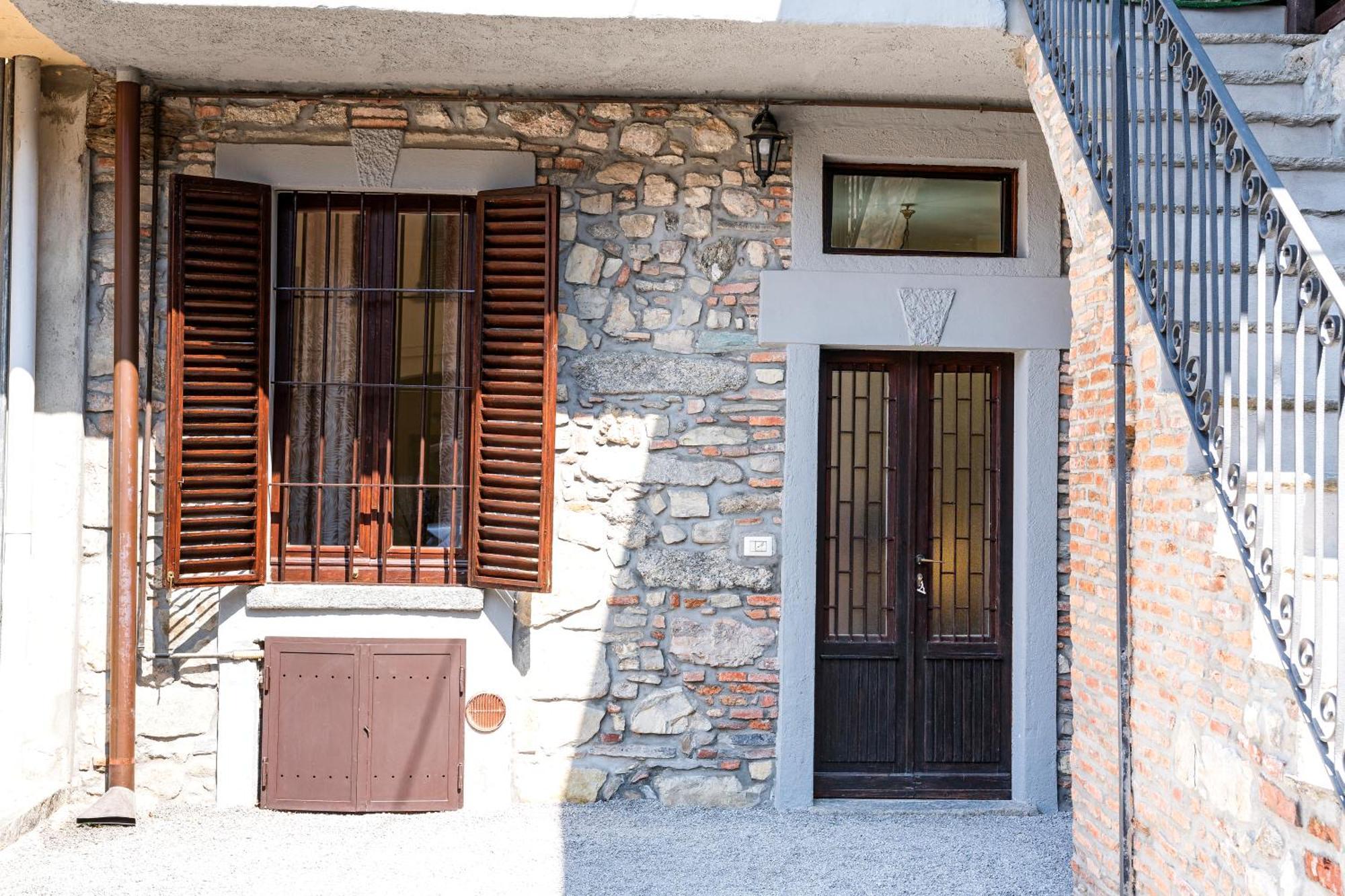 B&B La Corte And Home Restaurant - Free Parking - 10 Minutes To The Lake And Centre Como Exterior foto